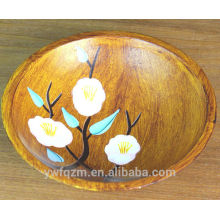 Hermosa flor pintada plato de madera